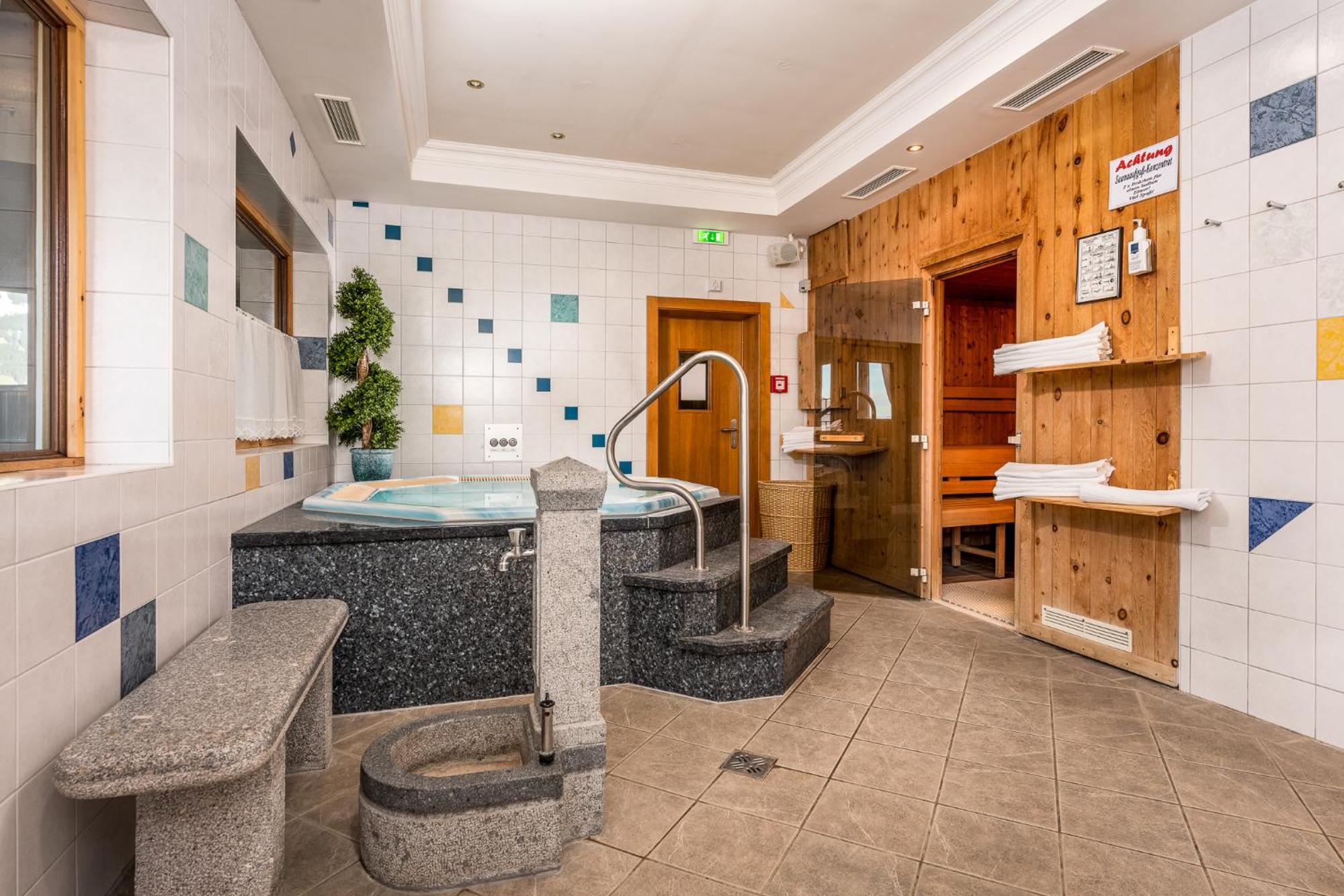 Alpen Wohlfuehlhotel Doerflwirt هينزنبرغ المظهر الخارجي الصورة