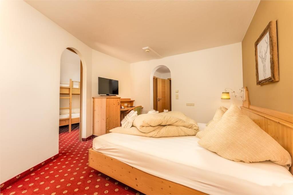 Alpen Wohlfuehlhotel Doerflwirt هينزنبرغ المظهر الخارجي الصورة