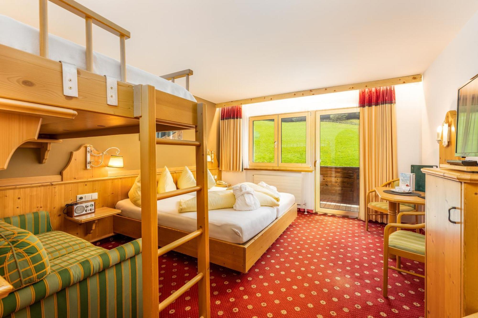 Alpen Wohlfuehlhotel Doerflwirt هينزنبرغ المظهر الخارجي الصورة
