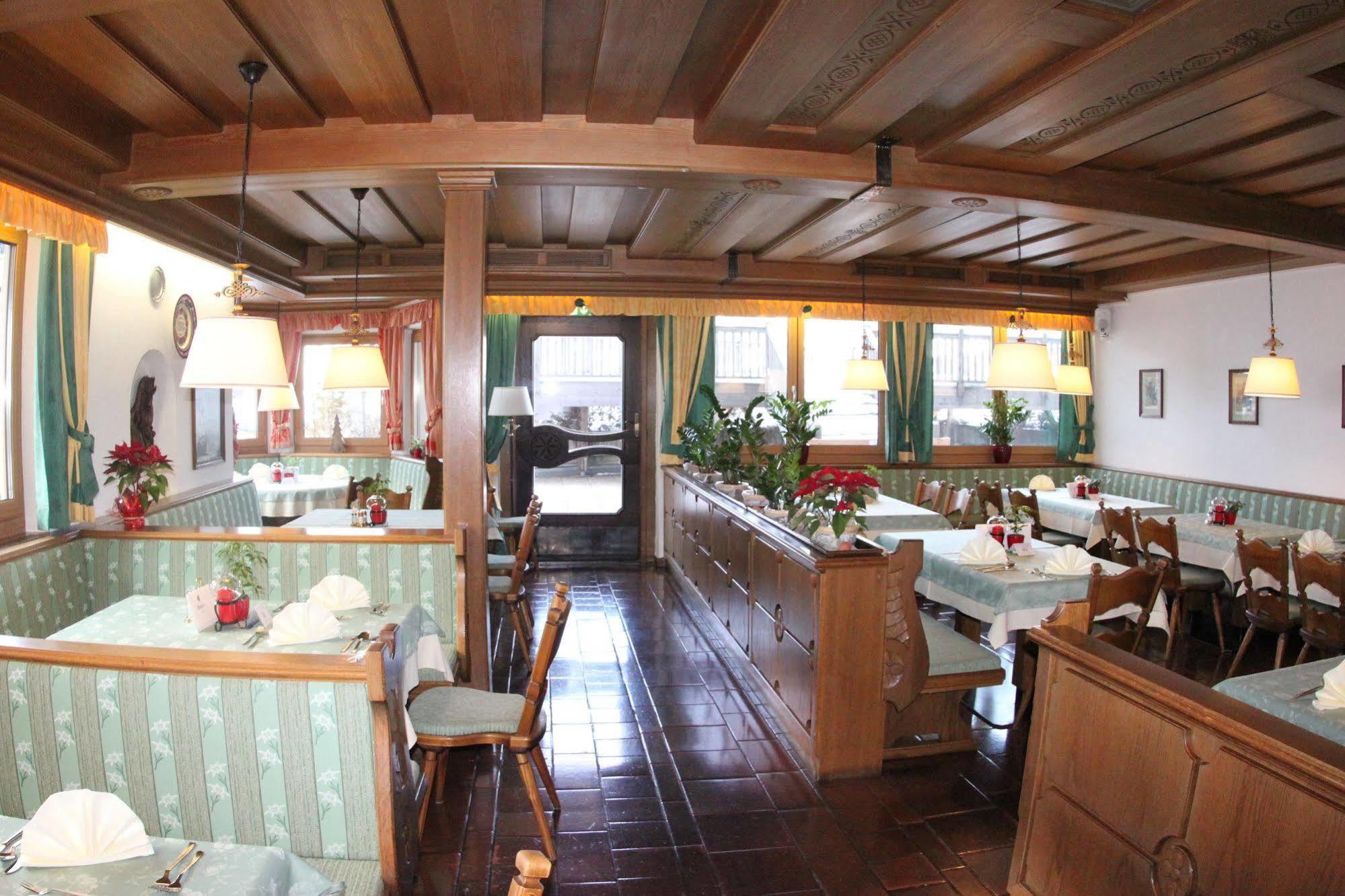 Alpen Wohlfuehlhotel Doerflwirt هينزنبرغ المظهر الخارجي الصورة